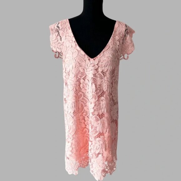 BB Dakota Rene Deep V Neck Lace Shift Dress - Picture 2 of 13